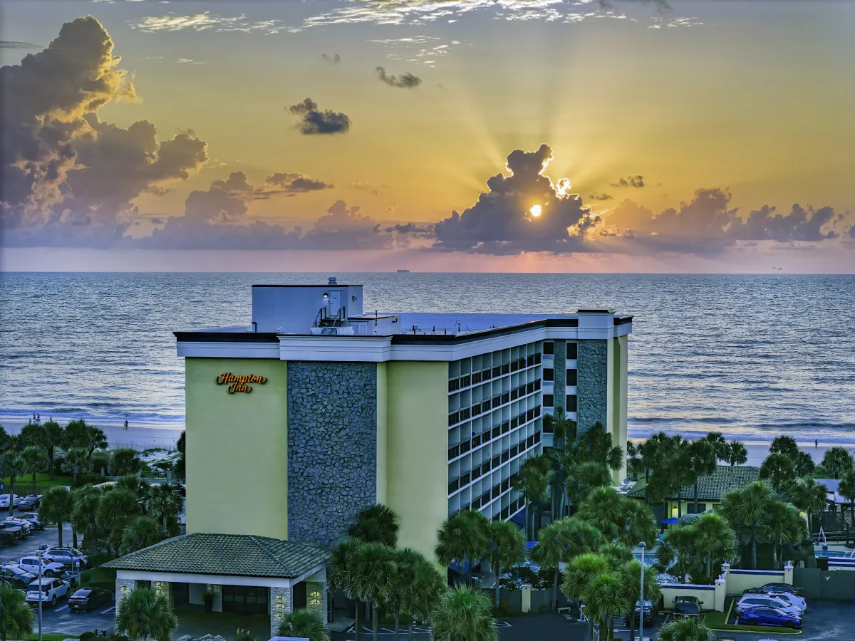 JAXJB Hampton Inn Oceanfront Jacksonville Beach FL exterior 2